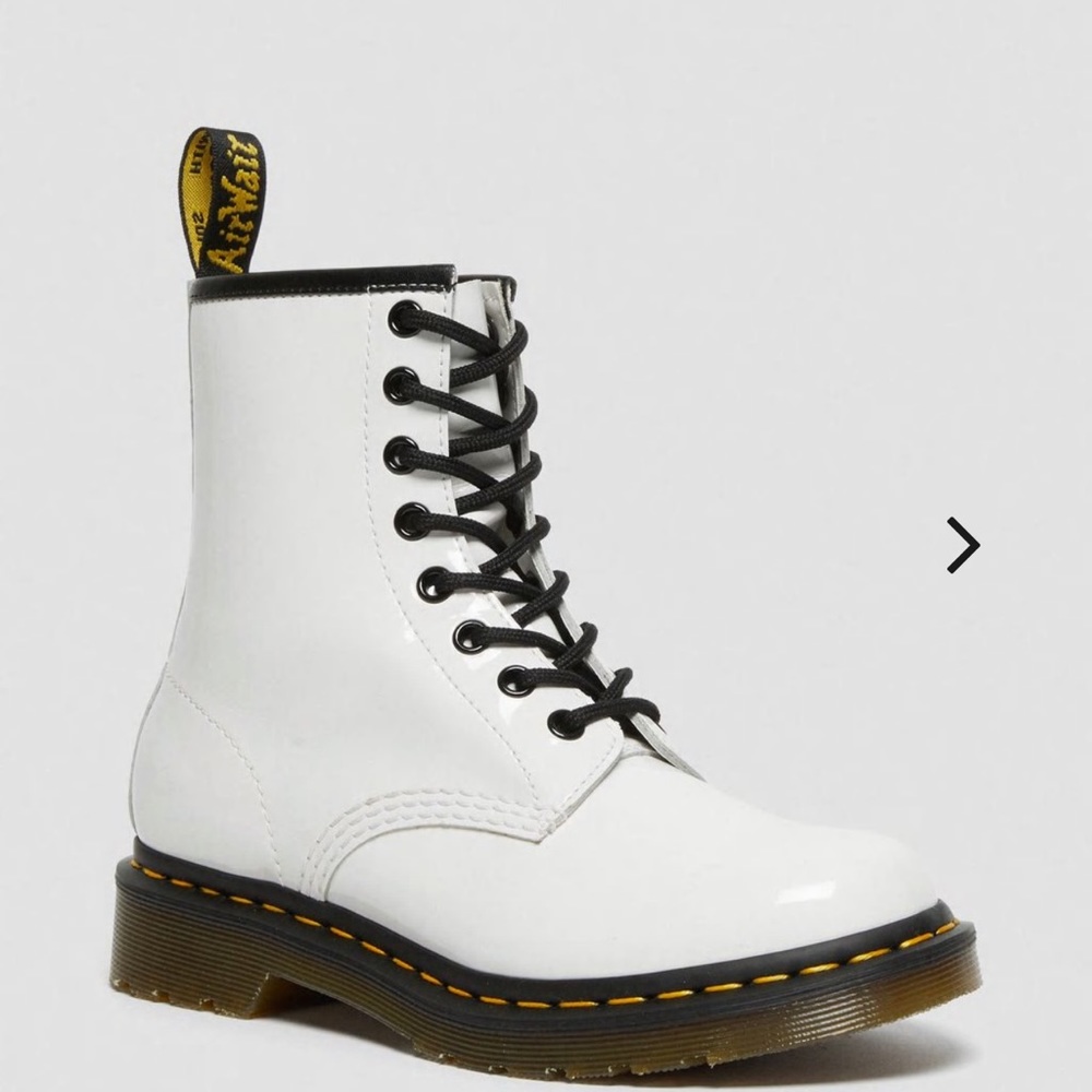 DR. MARTEN 1460 WOMEN'S PATENT LEATHER LACE UP BOOTS